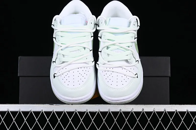 All categories Nk SB Dunk series Nk SB Dunk Low low-top sneakers J version Nk Dunk Low "White Mint" light green strap deconstruction SB smashed backboard fashion casual sneakers DN1431-102